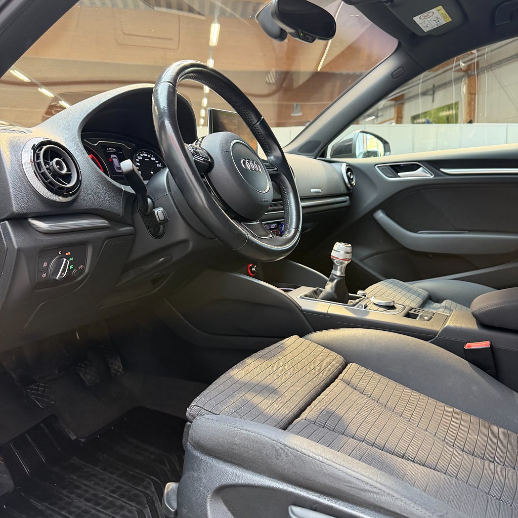 Audi A3 Sportback 2.0 TDI quattro Ambition P-sensorer
