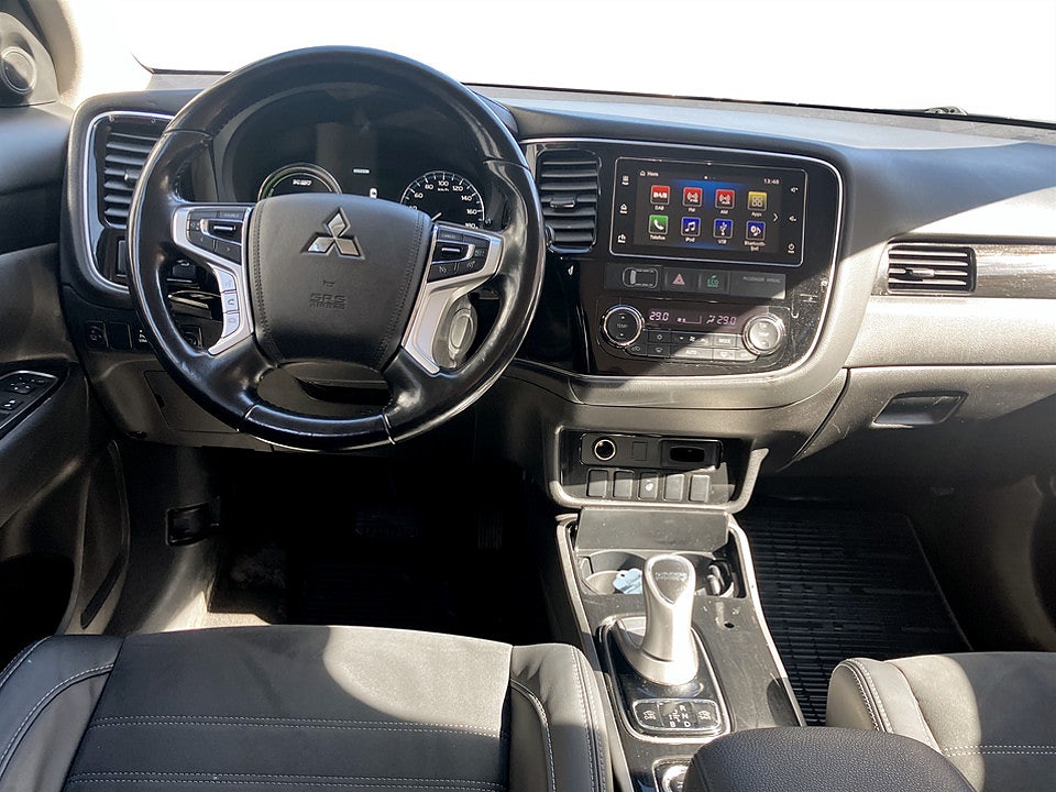 Bild på Mitsubishi Outlander Fleet Edition PHEV 203hk Aut 4WD B-KAMERA DRAG CARPLAY