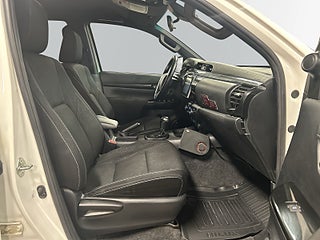 Toyota Hilux Dubbelhytt 2.4 AWD MOMS/Kamera/Drag/D&M-värmare/LEDramp