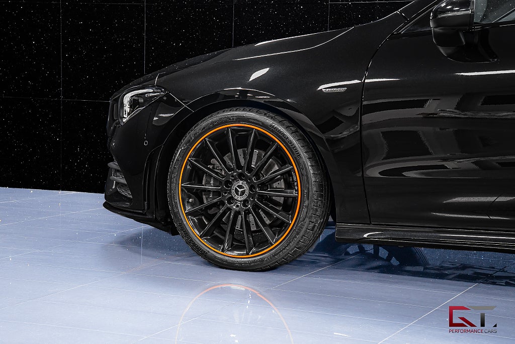 Mercedes-Benz CLA 200 AMG Line Orange Edition Pano Nightpackage P-Värmare 19"