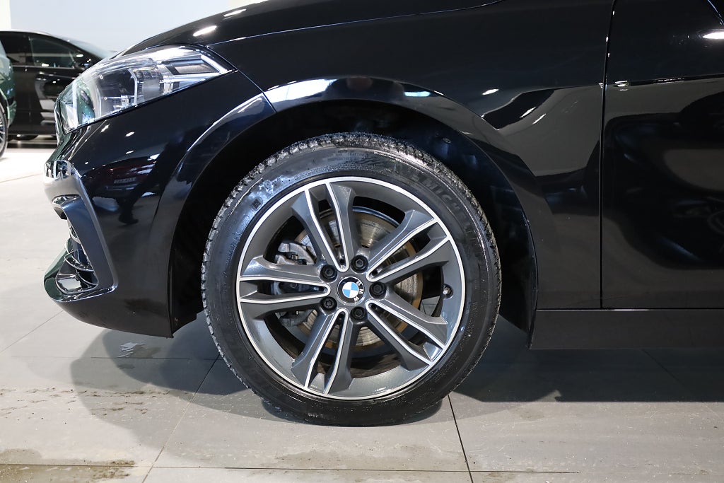 BMW 118I Sportline AUT Navi CarPlay PDC Rattvärme 2022