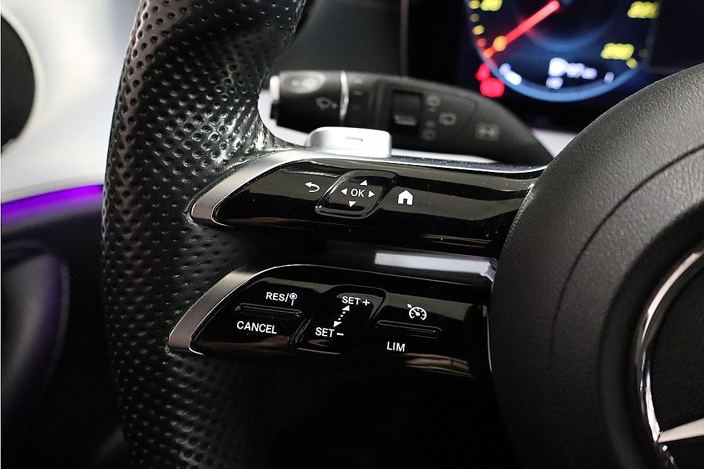 Bild på Mercedes-Benz E 300de AMG Line T 4MATIC 306hk - DRAG, WIDESCREEN