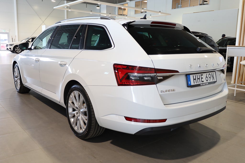 Skoda Superb iV Kombi 1.4 TSI iV Business Edition Drag Värmare 2022