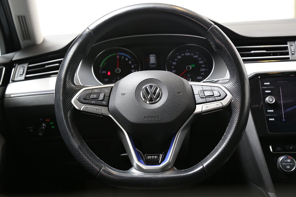 Volkswagen Passat GTE 1,4 TSI Plug-in 218hk SC Navi Kamera Drag Leasbar 2020