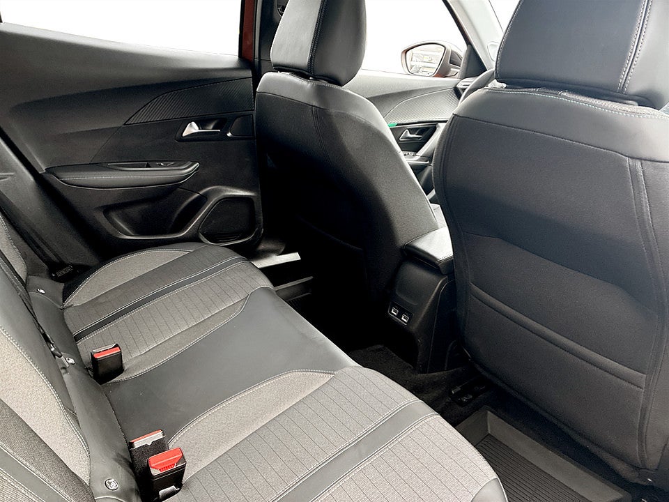 Bild på Peugeot E-2008 Allure 50kWh 136hk Aut B-KAMERA CARPLAY