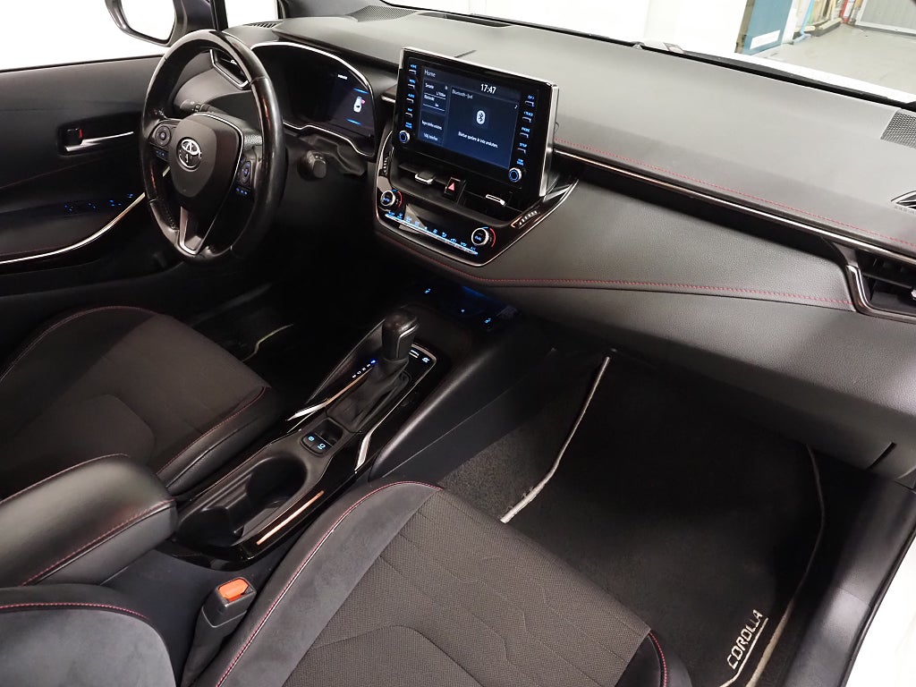 Toyota Corolla Touring Sports Hybrid e-CVT 122hk Executive Kamera HUD 2020