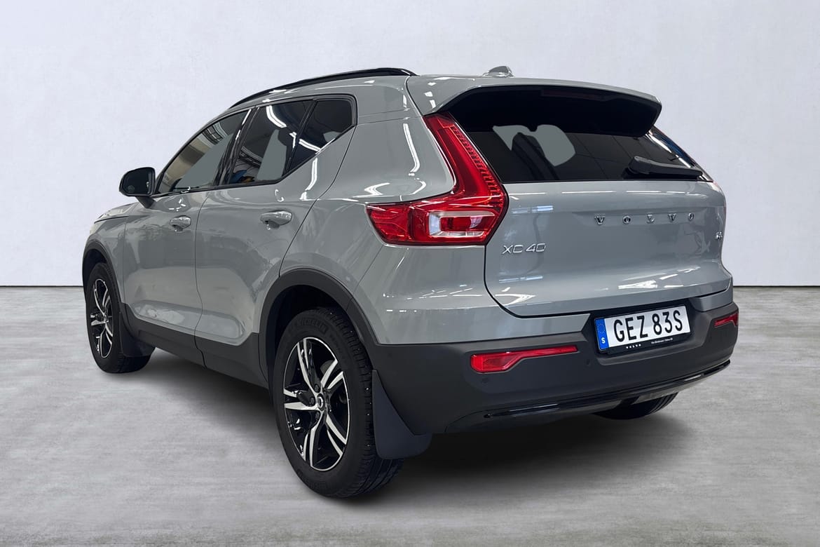 Volvo XC40 B3 FWD Bensin Plus Dark 2025, bild 4/10