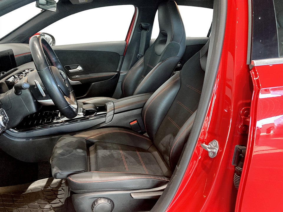 Bild på Mercedes-Benz A180 AMG-Line Base 136hk Aut B-KAMERA NAVI