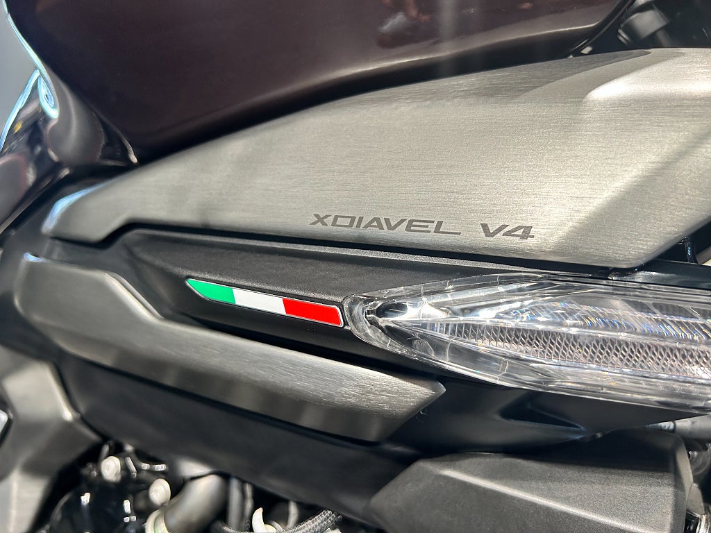 Ducati Xdiavel V4 /1mil/3,45%/Black Lava