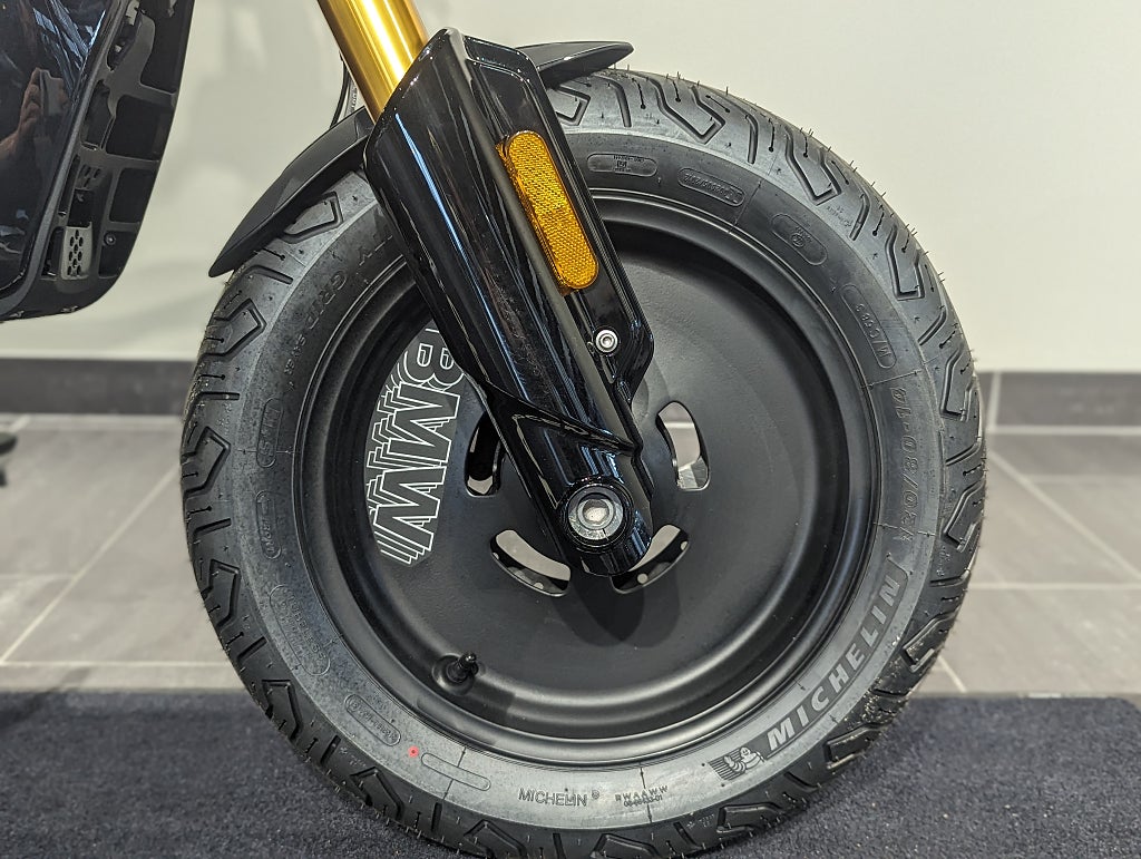 BMW CE02 Moped .Ord pris: 93.345kr NU: 49.900kr!Highline.Omg lev.