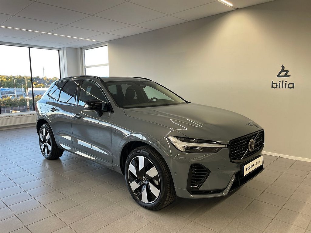 Volvo XC60 Recharge T6 II Plus Dark Edi Drag Pano