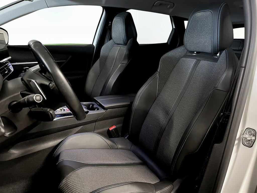 Bild på Peugeot 3008 Allure Hybrid 225hk Aut - DRAG, M-VÄRMARE