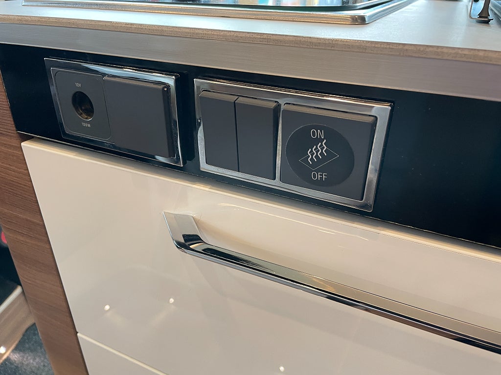 Rapido V55 140 /Solcell/Automat 160hk/En ägare/Fint skick/B-körkort - Rapido