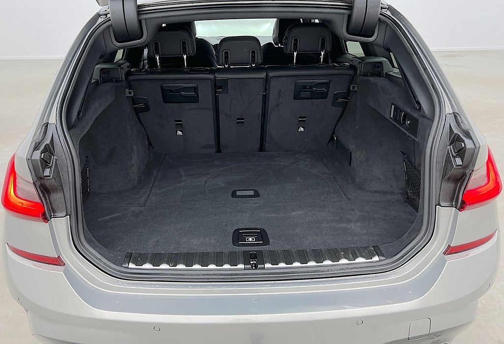 BMW 320D xDrive T 190hk Cockpit Individual M Sport 2021, bild 17