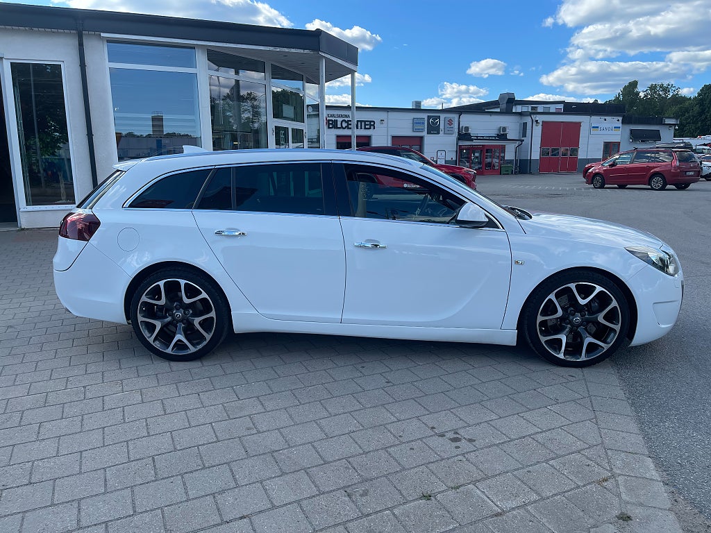 Opel Insignia OPC Sports Tourer 2.8 V6 Turbo 4x4 OPC 325 hk *RECARO*