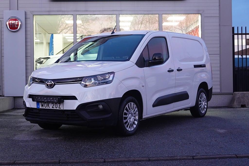 Toyota ProAce City 1.5D 130hk L2 DUBBLA SKJUT | DRAG|VÄRMARE