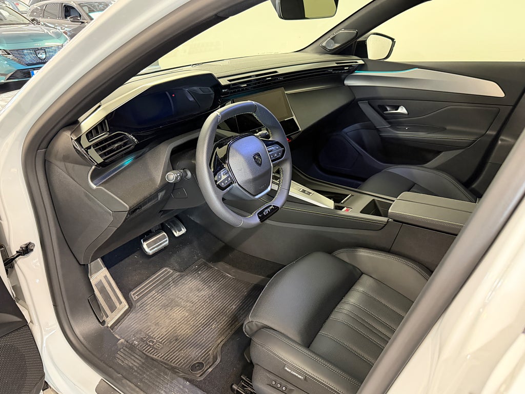 Peugeot 408 Hybrid 145 1.2 PT 145 e-DSC Excl Avt drag Euro 6 thumbnail