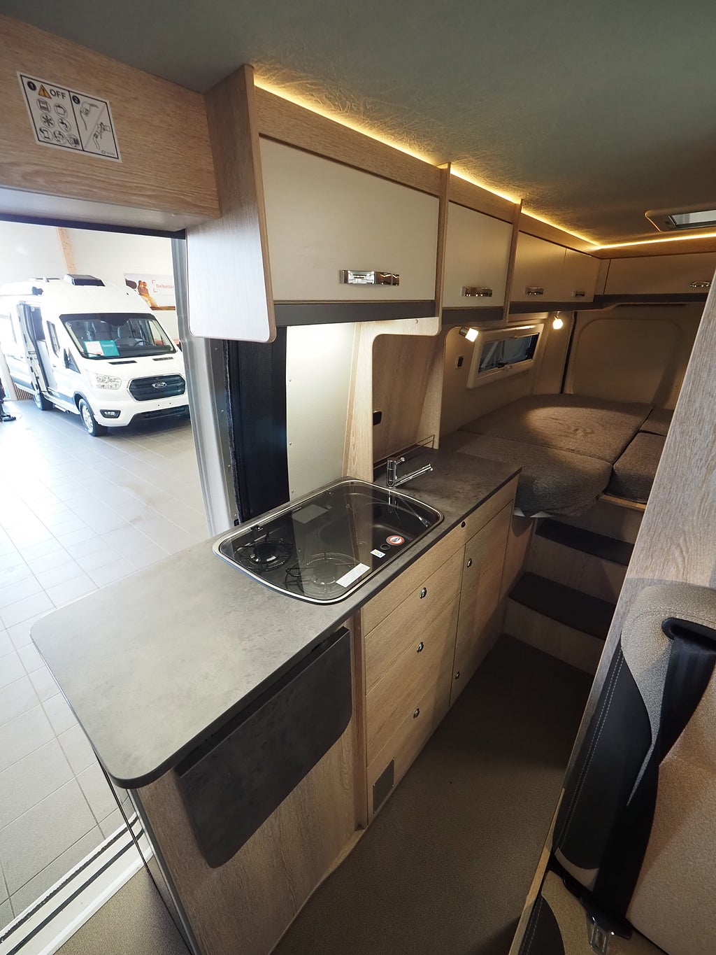 Pössl Summit 640 Långbädd Backkamera Markis Plåtis 2023