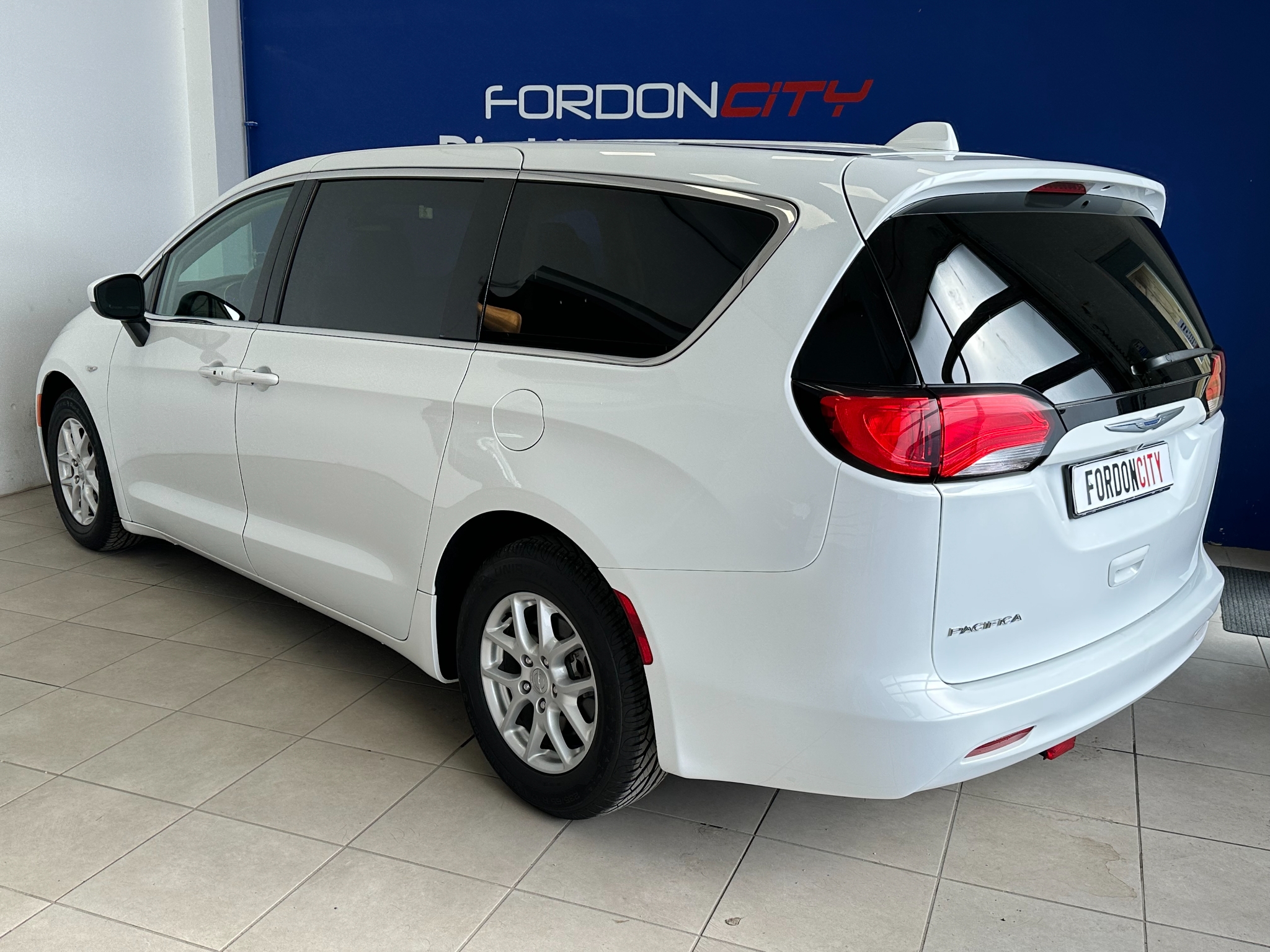 Chrysler Pacifica 2017, photo 7/38