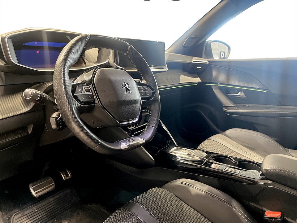 Bild på Peugeot 2008 GT 1.2 PT 130hk Aut B-KAMERA CARPLAY