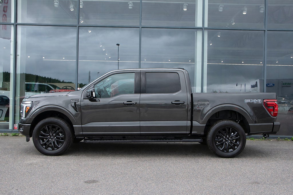 Ford F-150 Lariat Black Edition 5.0L V8 406 hk