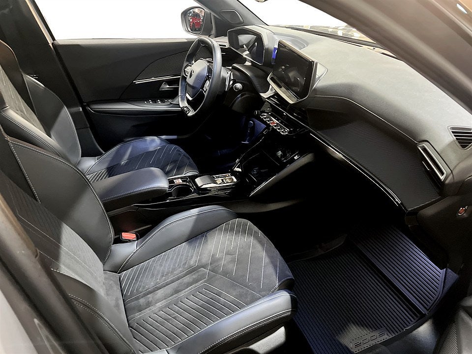 Bild på Peugeot 2008 GT 1.2 PT 130hk Aut - B-KAMERA, ELSTOL