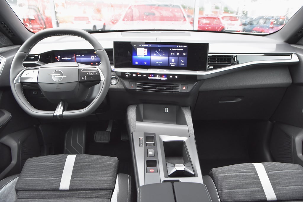 Opel Grandland NYA Hybrid 145hk Aut *0% ränta Fri service 3 år