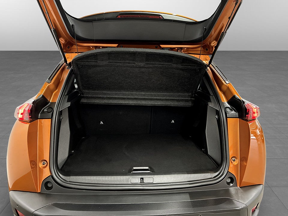 Bild på Peugeot 2008 Allure Pack 1.2 PT 130hk Aut B-KAMERA CARPLAY