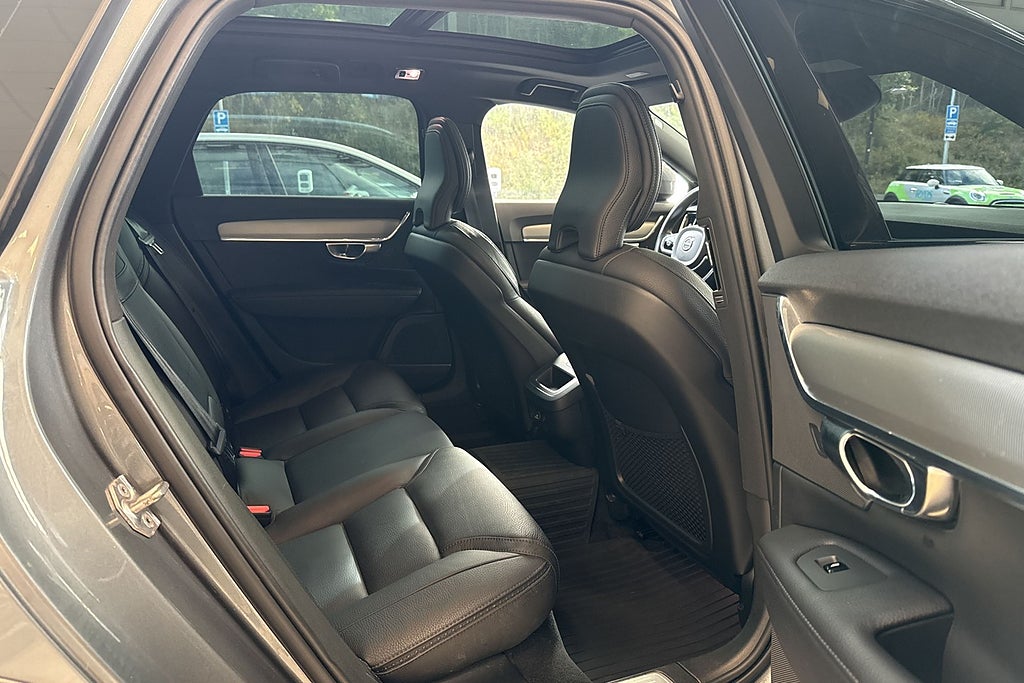 Volvo V90 Cross Country D4 AWD Pro Edt Kamera/Drag/Pano/Värmare