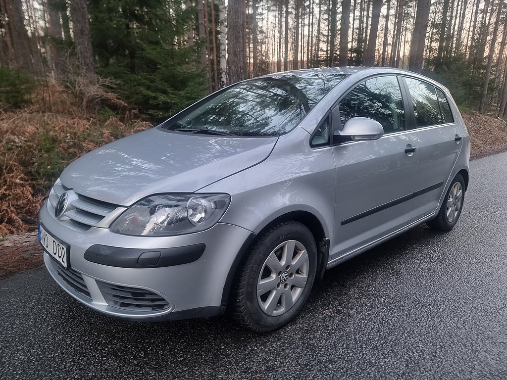 Volkswagen Golf Plus 2.0 FSI TipTronic / S+V DÄCK / DRAG Ny besiktigad