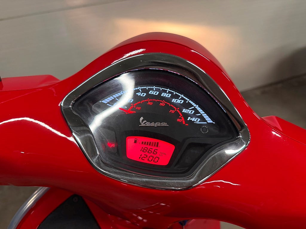 Vespa gts-300-e4 Piaggio Vespa GTS 300 Väska, Hållare, LÅG MIL, Topcas
