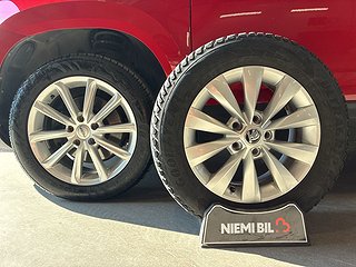 Skoda Karoq 2.0 TDI 4x4 Drag Värmare Navi Kamera S&V-däck