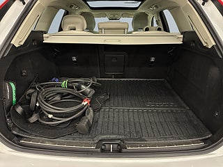 Volvo XC60 Recharge T6 AWD Plus Bright S&V-hjul/Drag/Skinn/Pano – bild 12