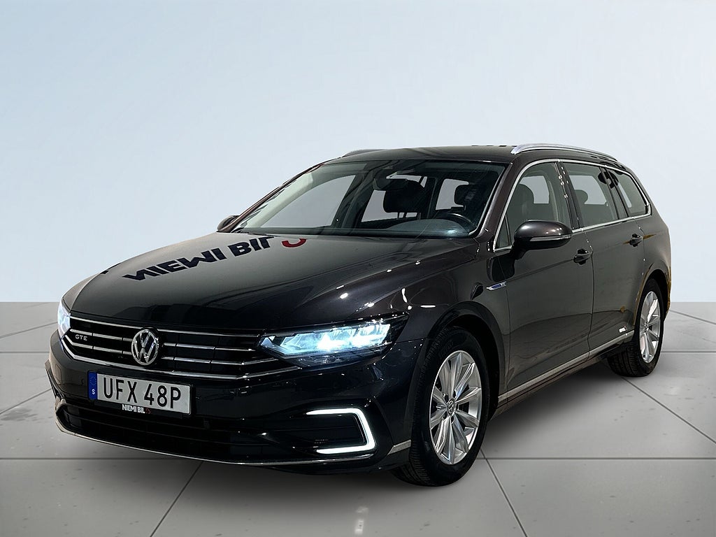 Volkswagen Passat Sportscombi GTE Plug In Hybrid Mvärm GPS Psens S/V-hjul