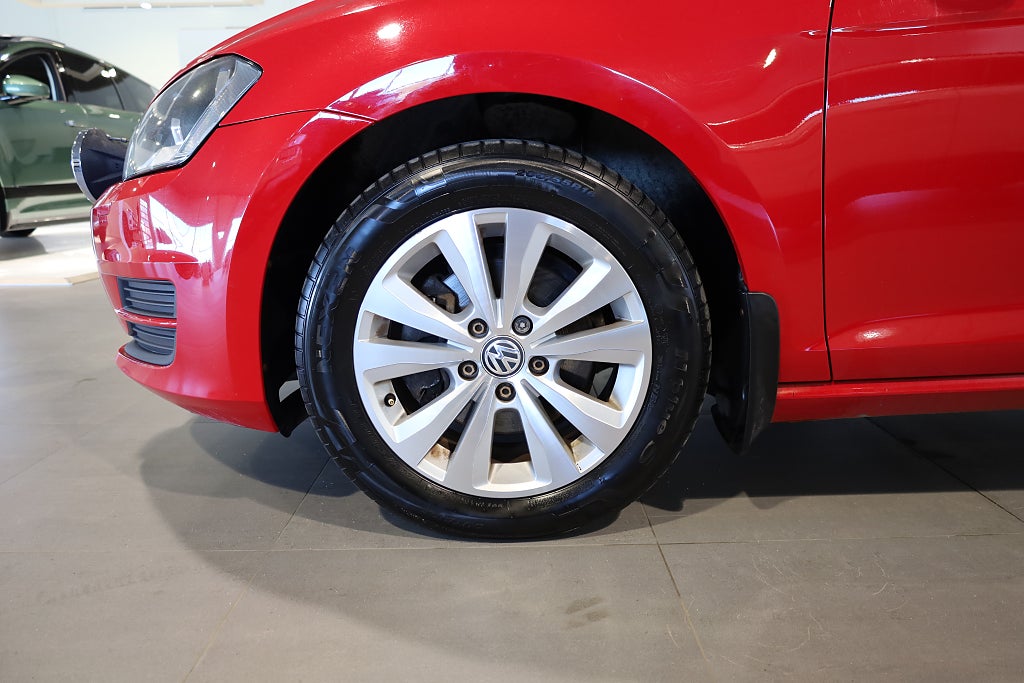 Volkswagen Golf 5-dörrar 1.6 TDI  4Motion Drag Värmare Blåtand Carplay 2016
