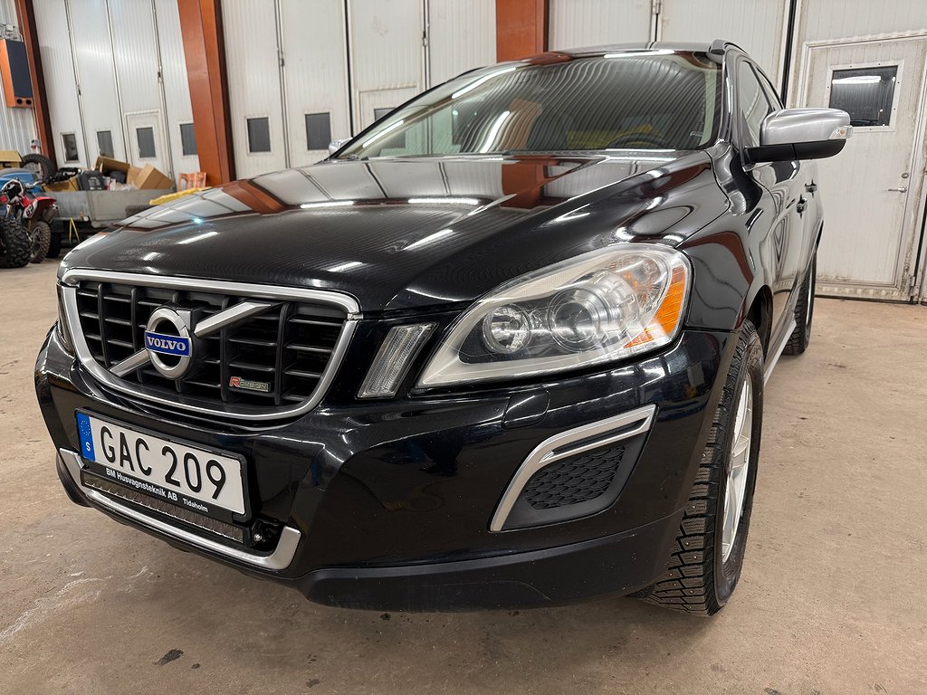 Volvo XC60 2.4D 175Hk R-Design Manuell FWD