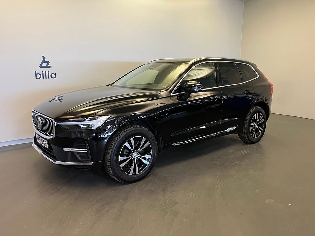 Volvo XC60 Recharge T6 Core Edition/Panoramatak/ Dragkrok...