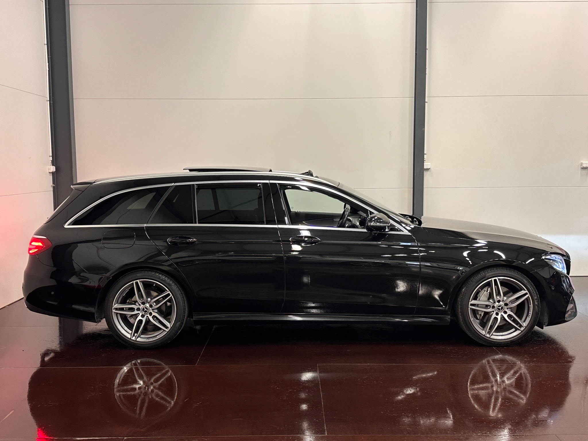 Mercedes-Benz E 2019, bild 3/10