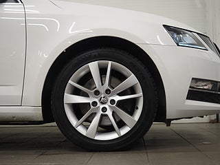 Kombi Skoda Octavia 8 av 22