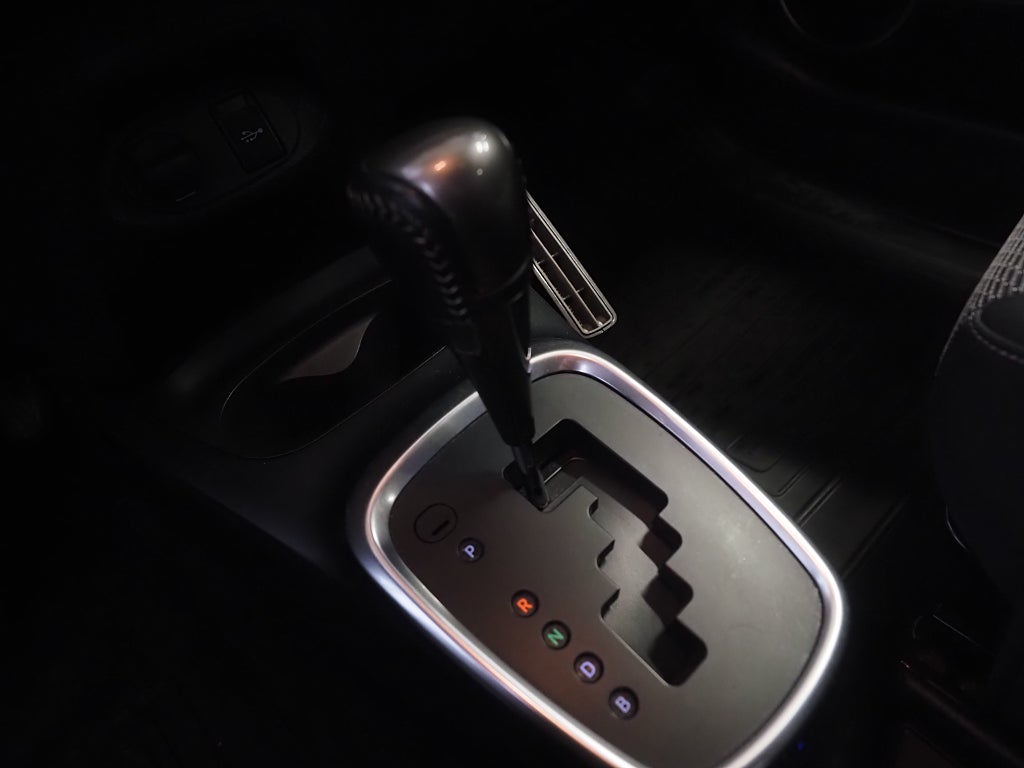 Toyota Yaris Hybrid e-CVT 101hk | Edition Feel | Navi | Värmare | 2015