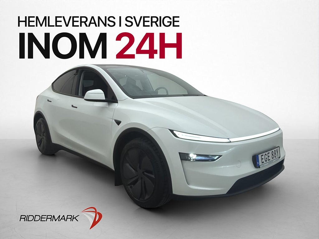 Tesla Model Y Standard Range Dragkrok Värmepump Pano MOMS