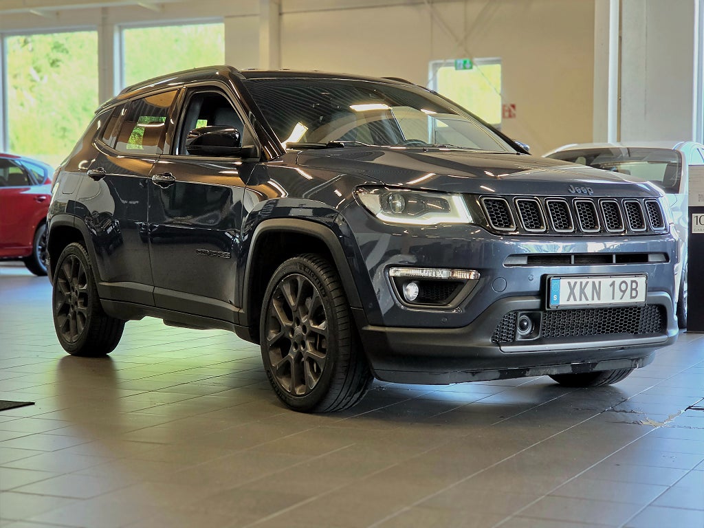 Jeep Compass S 4xe PHEV 240 hk / Alpine / Backkamera / Rattvärme