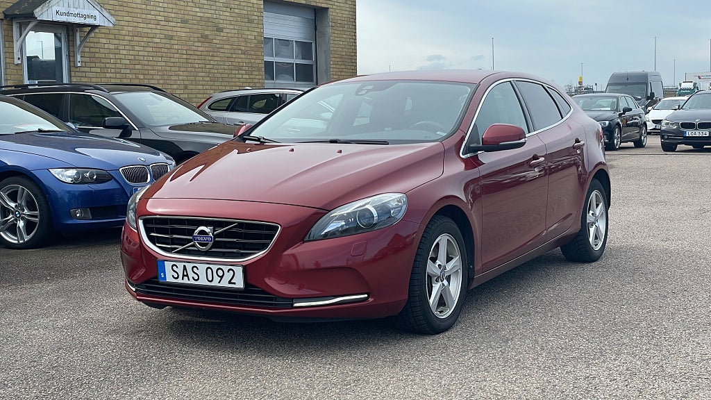 Volvo V40 T2 Geartronic Momentum 