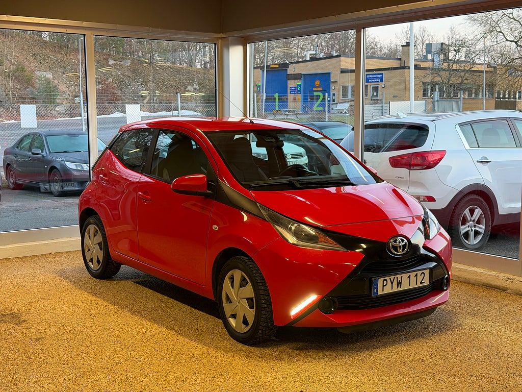 Toyota Aygo 5-dörrar 1.0 VVT-i X-PLAY Touch 69 HK S/V-Hjul