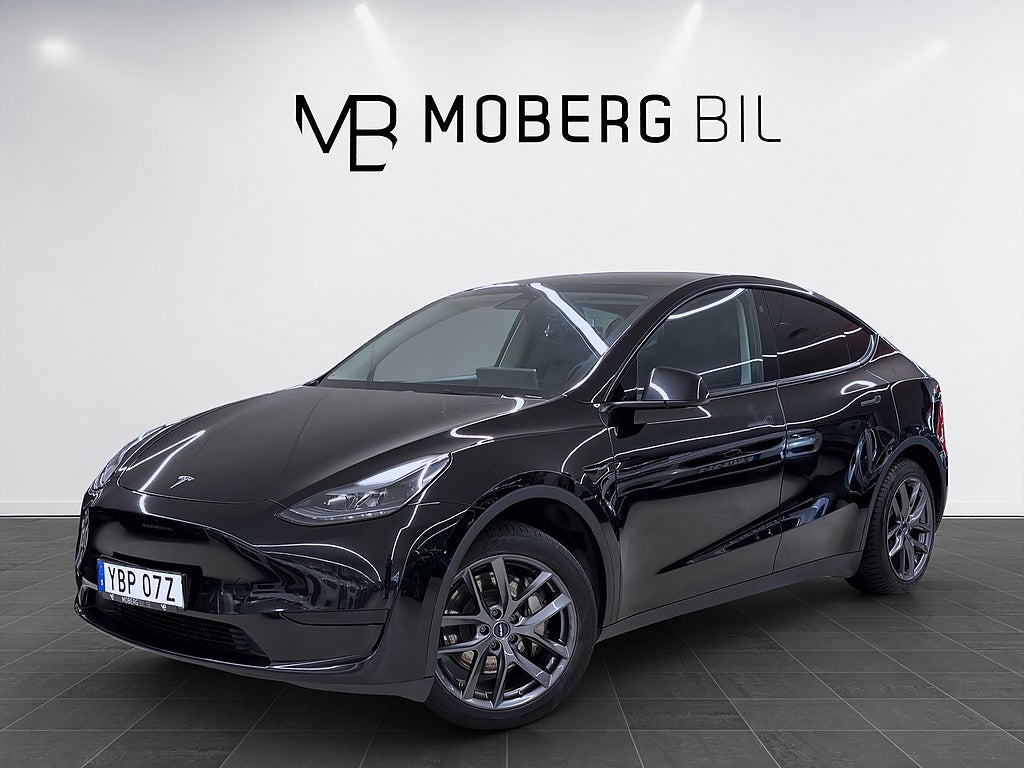 Tesla Model Y Standard Range 299hk Pano Drag B-kamera