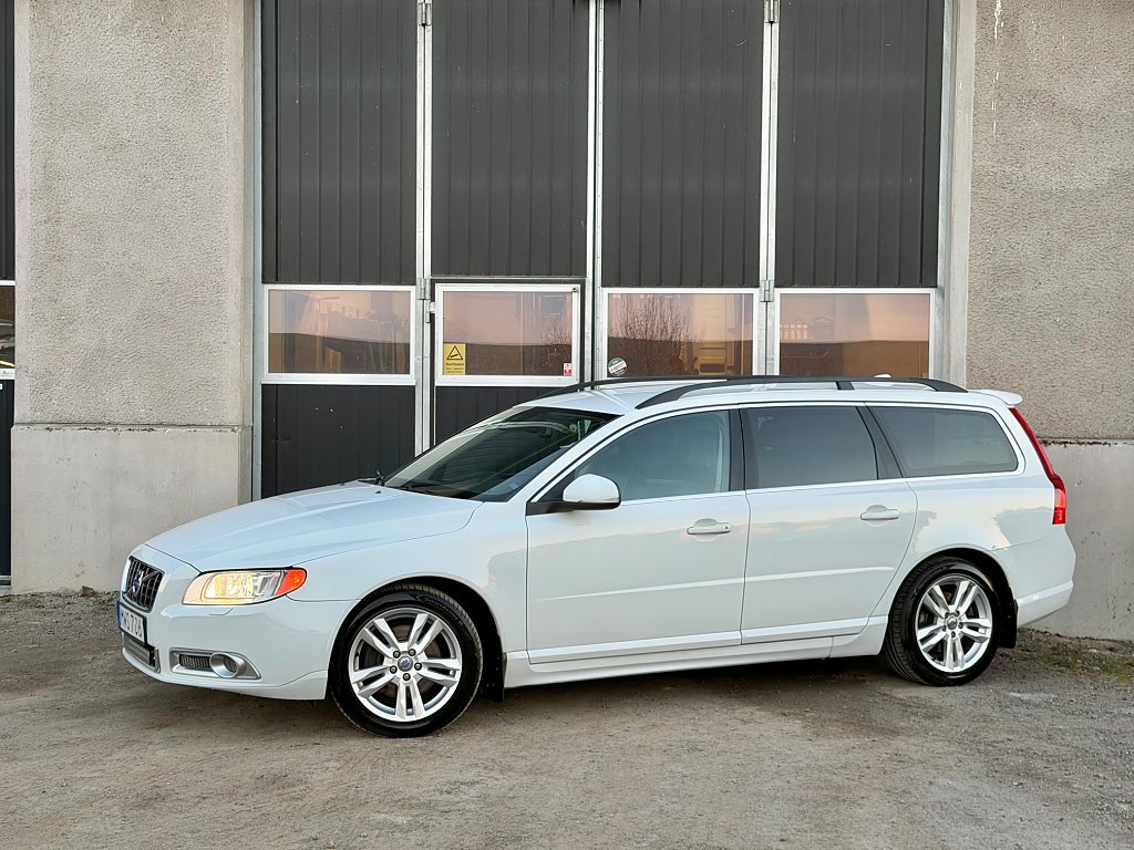 Volvo V70 D4 AWD Momentum D-värmare Drag PDC Bluetooth 