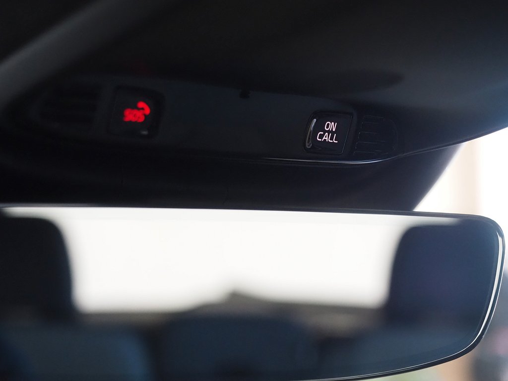 Volvo XC40 Recharge T4 211hk DCT Momentum | Drag | Keyless | 2022