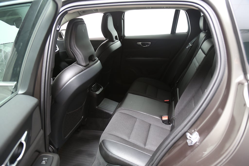Volvo V60 Recharge T6 AWD Inscription Expression Aut Drag Leasbar 2021