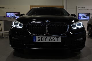 Halvkombi BMW 118I 8 av 23