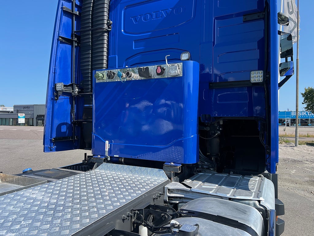 Volvo FH13 540 6x4 Dragbil Lyftbar Tandem Axel, Hydraulik, Fullutrust.